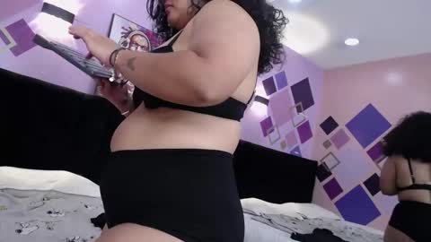 YumiViolet online show from January 31, 10:30 pm