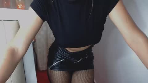 yuzii Im new to these pages so I hope you guys are kind to me. online show from December 21, 12:09 am