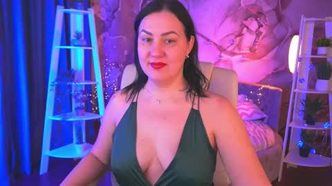 Zafiramoonn online show from February 10, 2:20 pm