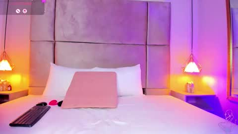 Zafiro online show from February 21, 12:06 pm