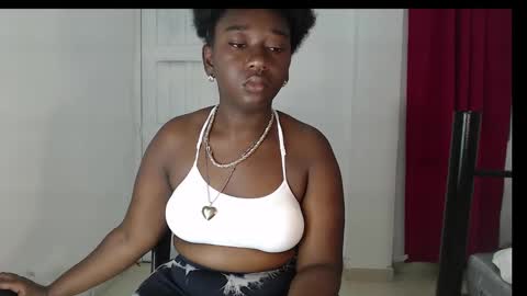 Snapshot of zahhysims chatting on February 3, 11:20 am zahhy online show from February 3, 11:20 am