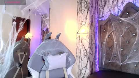   online show from October 28, 6:57 pm