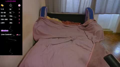 Snapshot of zara_golden chatting on October 7, 2:49 am chaturcum online show from October 7, 2:49 am