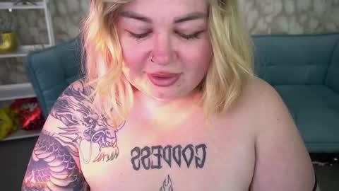 Lola online show from April 16, 8:19 pm