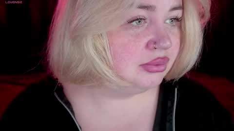 Lola online show from November 16, 1:44 pm