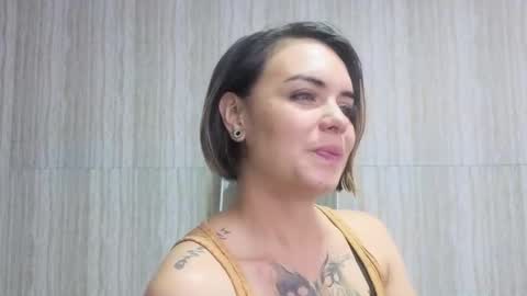 Isabella online show from February 12, 1:02 pm