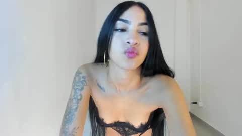 vanessa  online show from October 25, 9:43 pm