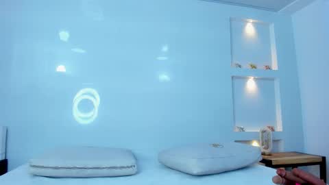 Zenda Evans online show from December 20, 4:38 am