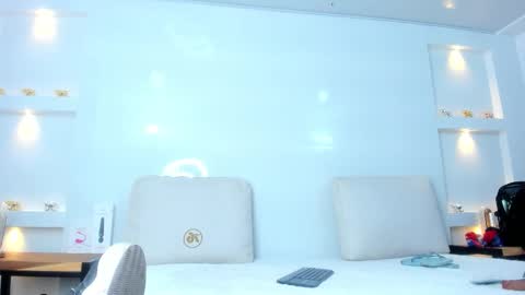 Zenda Evans online show from November 25, 3:52 am