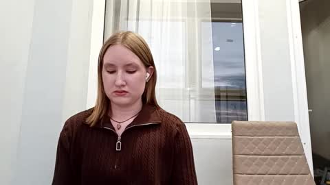 Snapshot of zenobiabeyerlein chatting on October 28, 9:15 am Shavon online show from October 28, 9:15 am