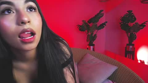 zinna_canela online show from May 1, 1:25 pm