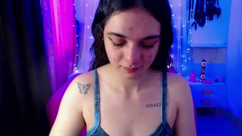 zoe_0111 online show from January 8, 1:31 pm