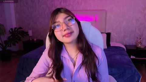 zoe  online show from October 18, 4:04 am