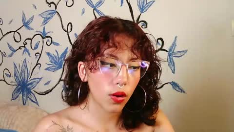 zoe_ch_ online show from April 29, 2:37 am