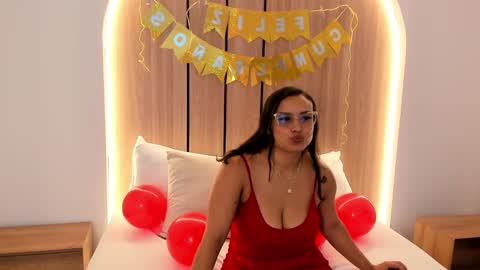 Zoe  online show from November 10, 12:33 pm