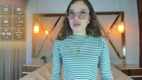 zoe_dear online show from May 18, 6:47 pm