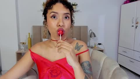 Zoe Gruber online show from July 5, 4:19 am
