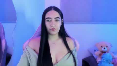 zoe_jones7 online show from March 26, 3:08 am