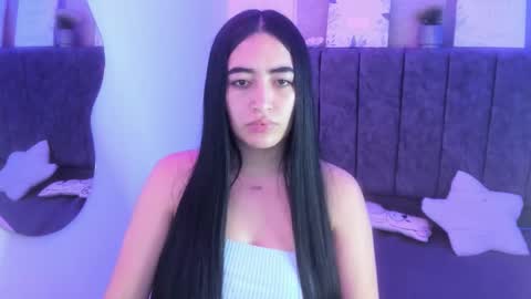 zoe_jones7 online show from February 8, 5:22 am