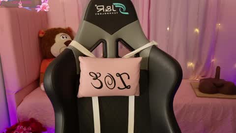 zoe_sullivan_ online show from April 18, 9:12 am