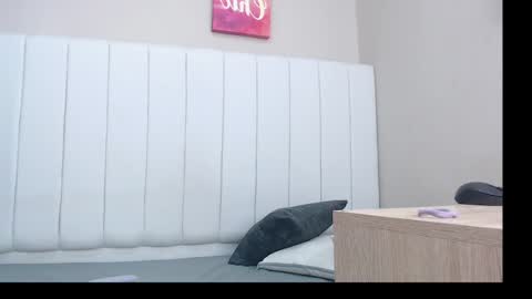 zoe_waker online show from April 16, 1:22 pm