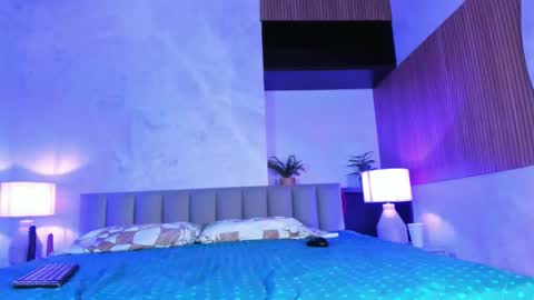 zoeblanc online show from February 10, 11:46 am