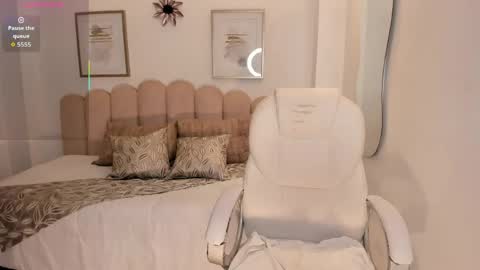  zoee jackson online show from June 5, 8:04 pm