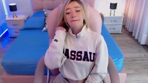 zoe online show from November 15, 4:24 am