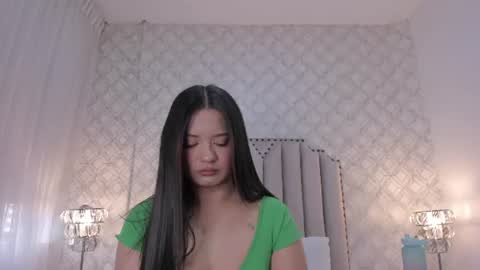 Zoe online show from August 4, 7:31 pm