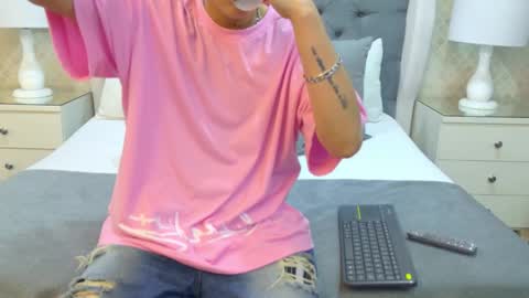 Zoe Krug online show from October 13, 11:57 am