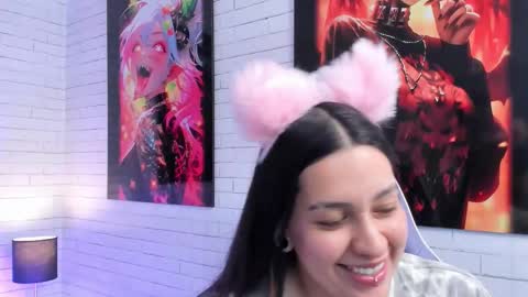 Snapshot of zoemurphy_ chatting on October 20, 4:43 pm ZOE  online show from October 20, 4:43 pm