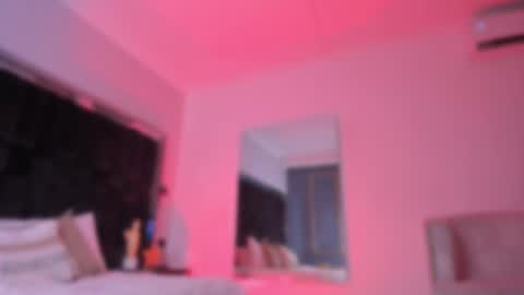 zoevidal_ online show from September 22, 12:03 pm