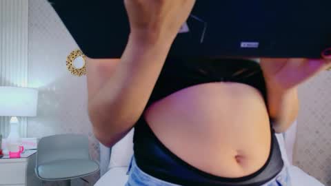 ZoeWilliis online show from May 27, 12:13 pm