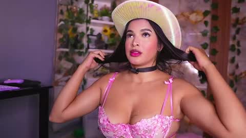 zoey fox  online show from April 19, 2:00 am