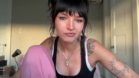 zoeyyb666 online show from July 3, 2:28 am