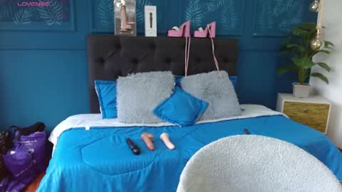 CALL ME    Z O H E T  online show from April 11, 7:28 pm