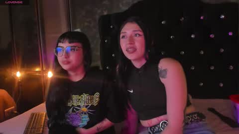 Snapshot of zowi_hottiee chatting on October 18, 2:36 am cintya kors online show from October 18, 2:36 am