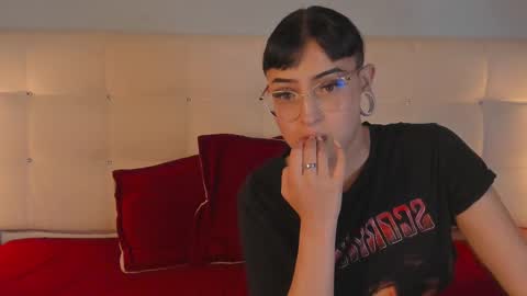 Snapshot of zowi_hottiee chatting on March 1, 2:04 am cintya kors online show from March 1, 2:04 am