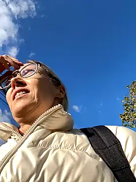 angelmommu online show from November 2, 11:57 am