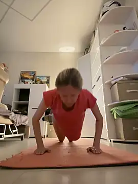 angelmommu online show from November 5, 4:18 am