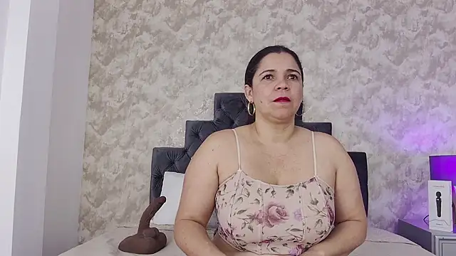 elizabeth coleman online show from March 13, 9:05 pm