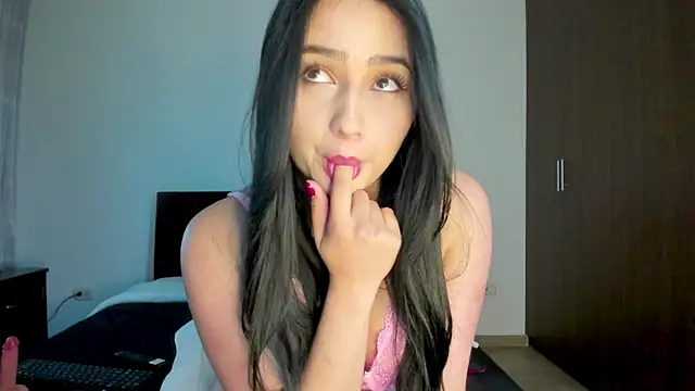 Hott Hanna online show from November 28, 5:54 am