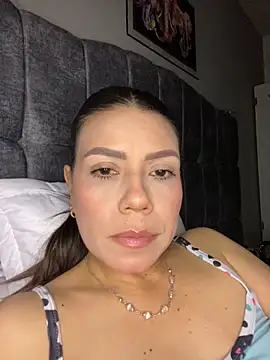 martina contreras online show from February 1, 3:49 am