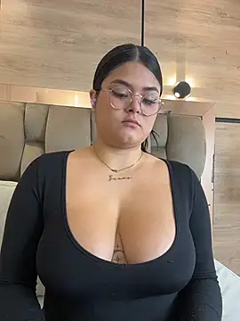 im mou  online show from February 4, 1:03 pm