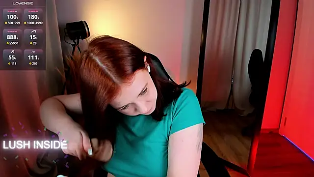 Pretty Alison online show from February 8, 2:10 pm