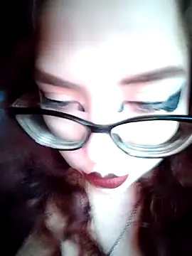 alicce moon  online show from April 7, 11:07 pm