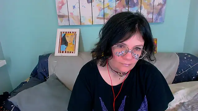 EverlyRays online show from February 6, 3:48 pm