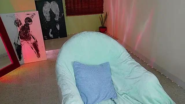 Emma  Blanco online show from February 10, 7:06 pm