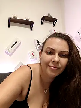 Snapshot of x-SexyLea-x chatting on October 16, 8:11 pm x-SexyLea-x online show from October 16, 8:11 pm