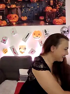 Snapshot of x-SexyLea-x chatting on October 22, 1:16 pm x-SexyLea-x online show from October 22, 1:16 pm